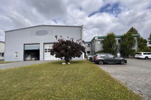 Objektansicht Hallen- und Bürogebäude