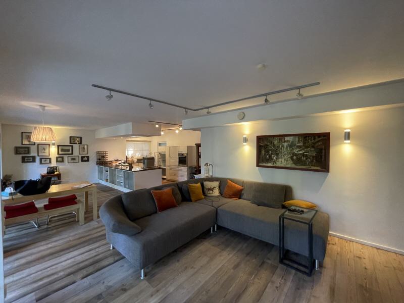 Wohn- u Esszimmer mit offener Küche
