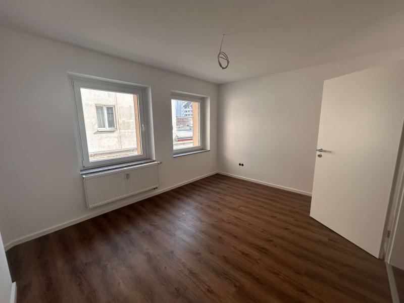 Vorderes Schlafzimmer Blick zu den Fenstern