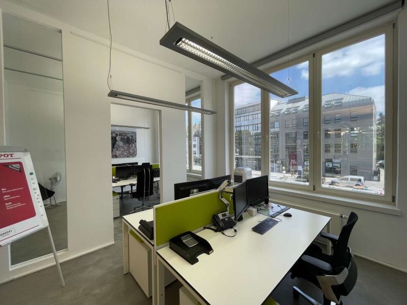 Büroraum vorderes Büro 1