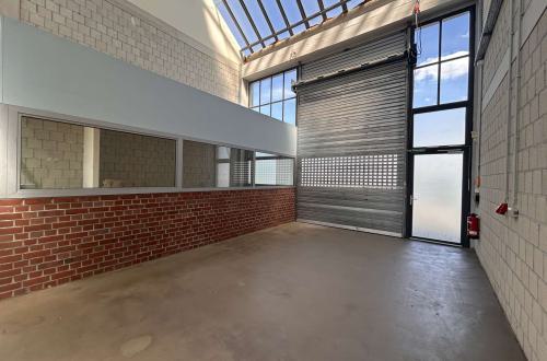 Ansicht Rolltor und Halleneingang